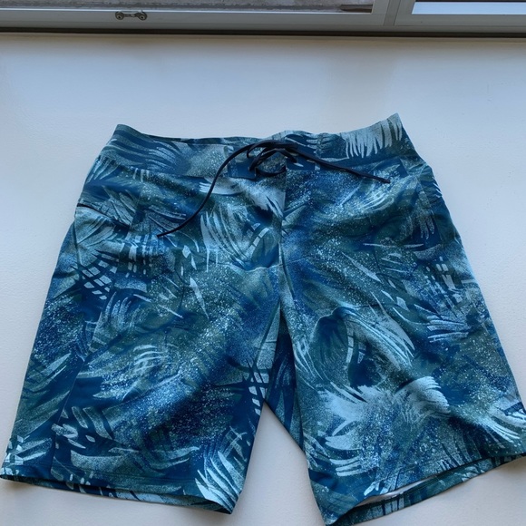 Men's Lululemon Board Short (size 31) - Picture 4 of 7